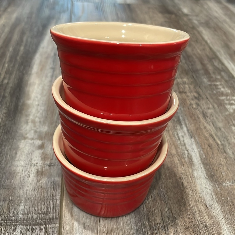 Le Creuset stackable red ramekins set of 3